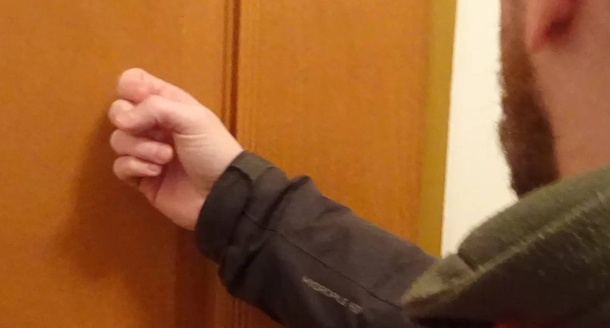 Chodzą od drzwi do drzwi i podają się za pracowników urzędu