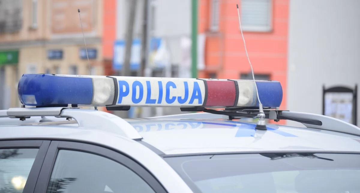 W trakcie jazdy dziecko wypadło z autobusu
