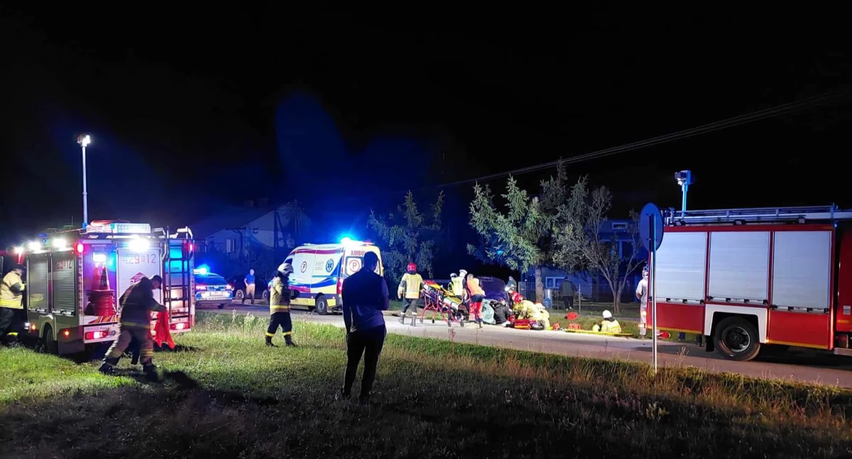 Trzy osoby w szpitalu po wypadku w Pustkowie