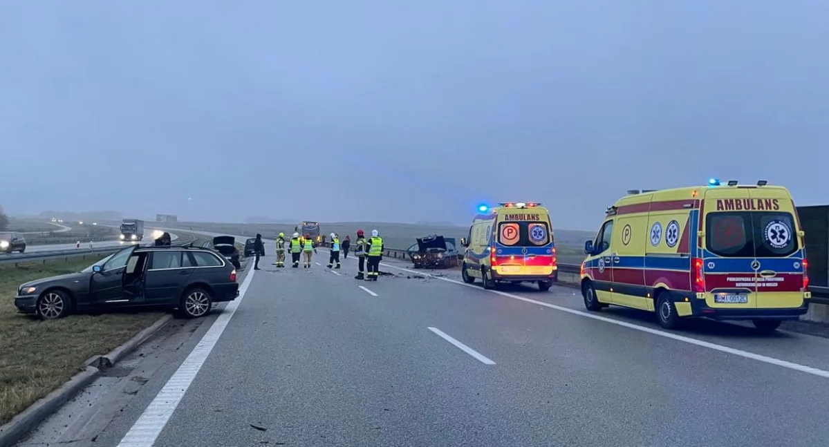Karambol na autostradzie [ZDJĘCIA]