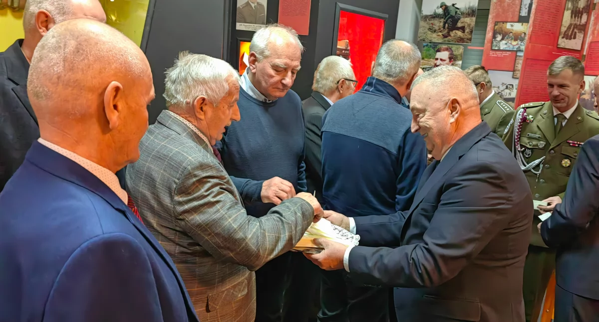 Ostatni dowódca też przyjechał