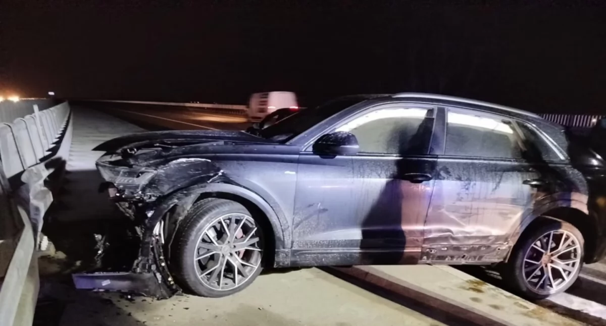 Zderzenie trzech pojazdów na autostradzie