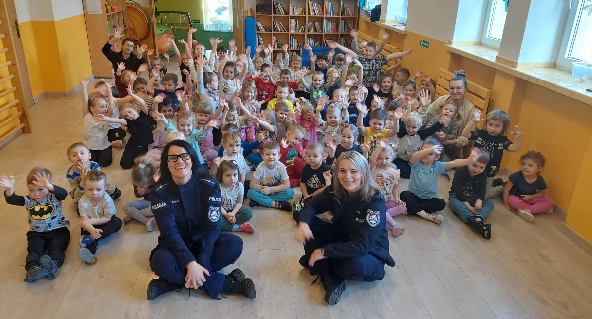 Policjanci w szkołach i przedszkolach 