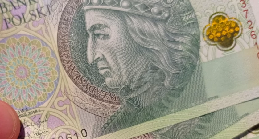 Urzędnicy z Ratusza rozdali ponad 60 000 zł