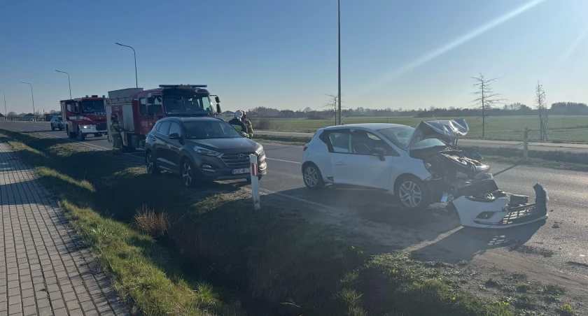 Kierującą renaultem z miejsca zdarzenia zabrała karetka