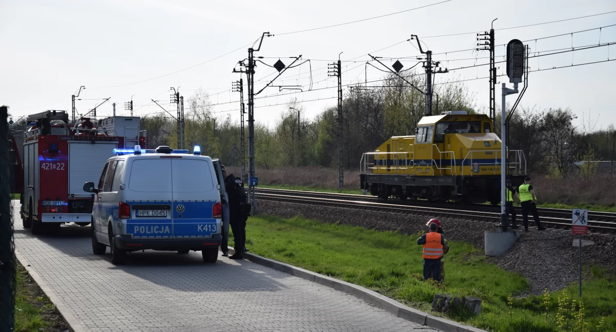 Potrącony przez pociąg trafił do szpitala