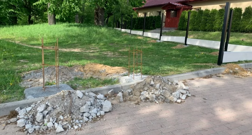 Park będzie jeszcze piękniejszy, tylko po co ten płot?