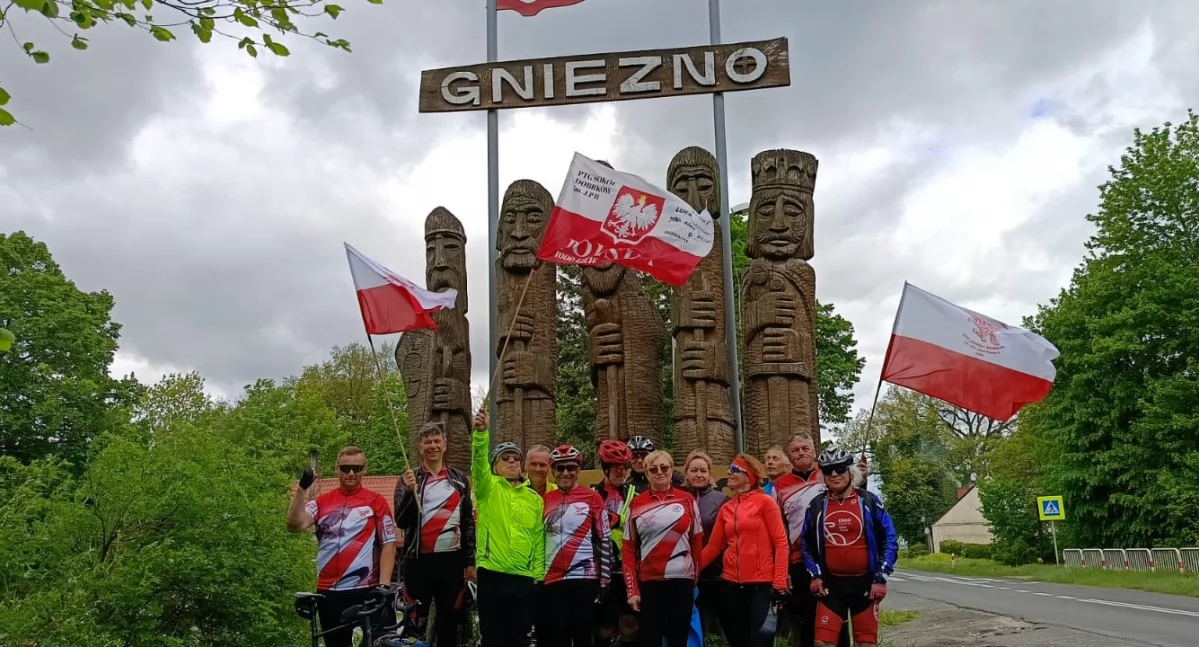 Na 1000-lecie koronacji pojechali na rowerach do Gniezna