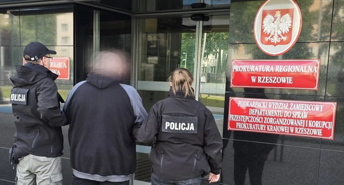 Dwaj mieszkańcy powiatu w rękach policji