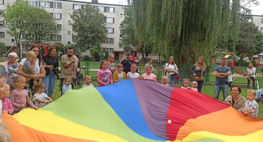 Dziewiątka zaprasza na piknik; będzie KinderSid