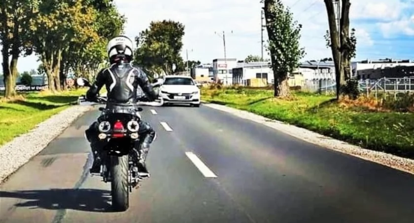 Sezon motocyklowy w pełni - dwie kolizje i wypadek