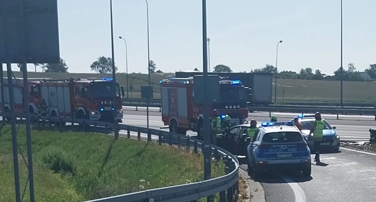 Ciężarną kobietę zabrało pogotowie