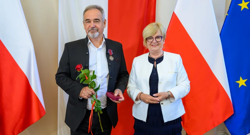 Ryszard Brzostowski z Brązowym Krzyżem Zasługi