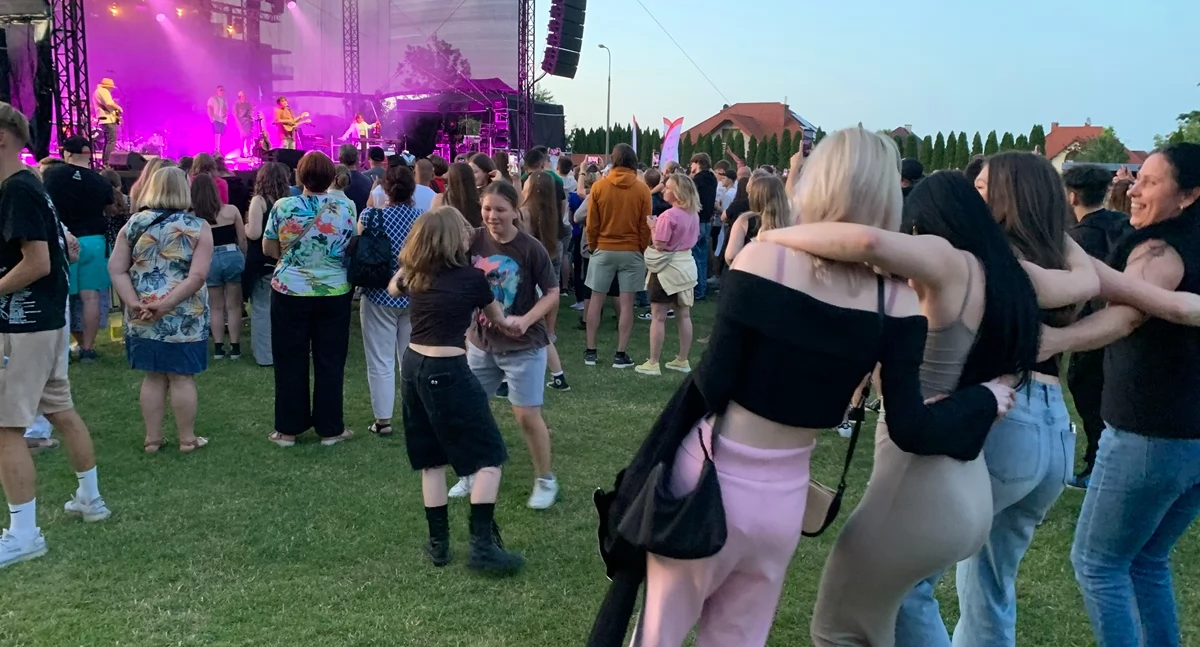 Fascynujący koncert Wojtka Szumańskiego porwał Dębicę