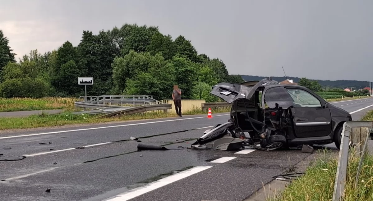 Po wypadku jedna osoba trafiła do szpitala [ZDJĘCIA]