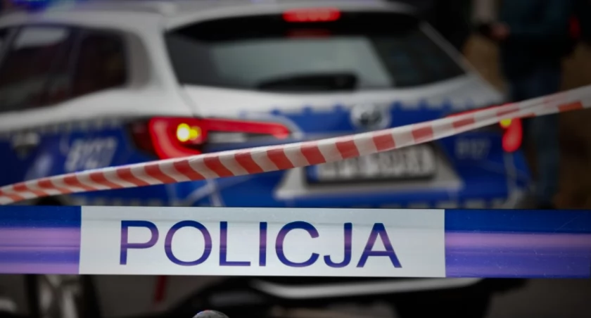 Zablokował jeden pas. Kraksa na autostradzie