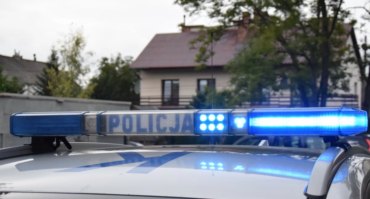 Kobieta pijana, mężczyzna na widok policji skręcił