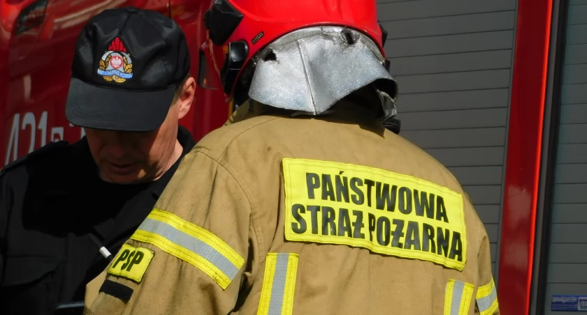 Strażacy dają pracę, miejsce parkingowe i nagrody uznaniowe
