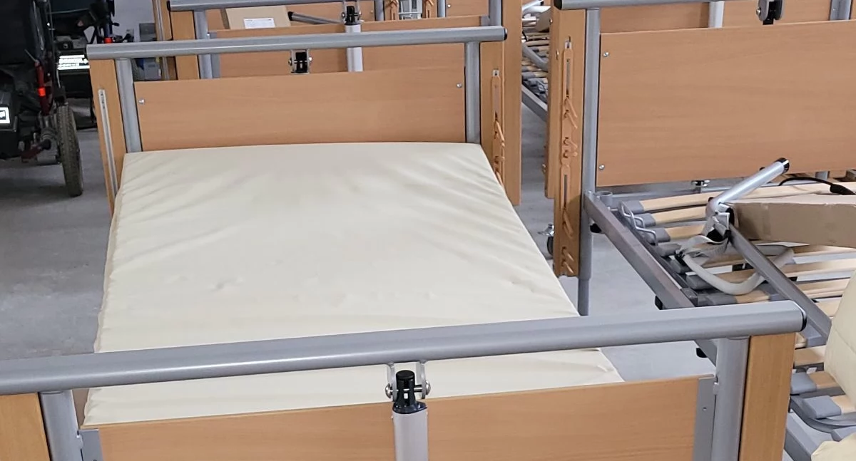 Czekają łóżka, materace i koncentrator tlenu