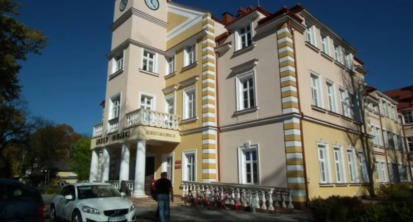 Burmistrz też szuka kogoś do pracy 