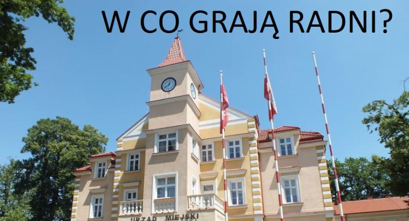 W co grają radni?