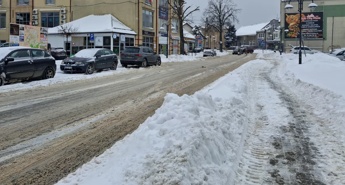 Drogi w Dębicy i te powiatowe przejezdne. W gminach sytuacja trudna