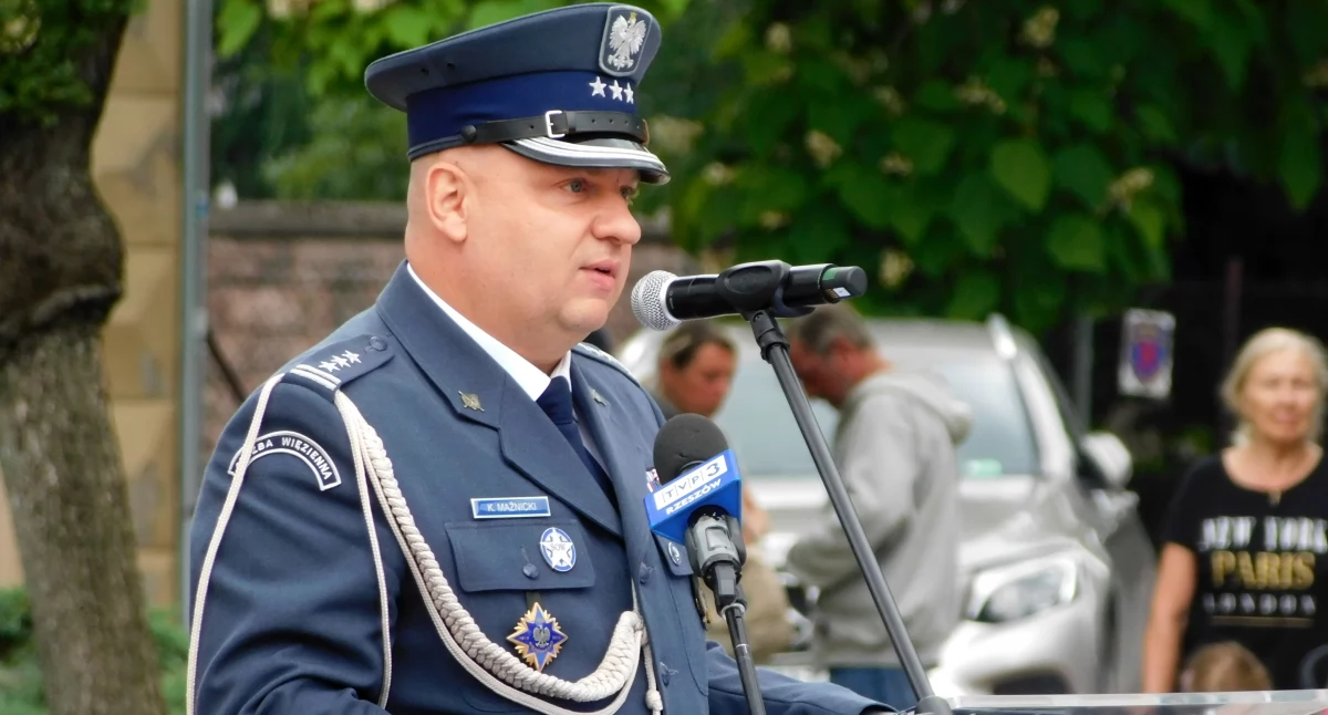 Po 25 latach służby odszedł na emeryturę