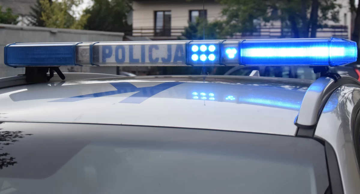 Wprost pod koła samochodu. 17-latka w szpitalu