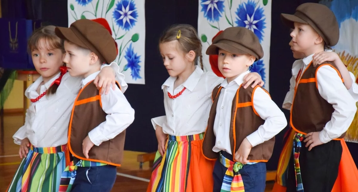 Oberki, krakowiaki i ludowe przyśpiewki. Drugi konkurs gminny za nami [ZDJĘCIA, WIDEO]