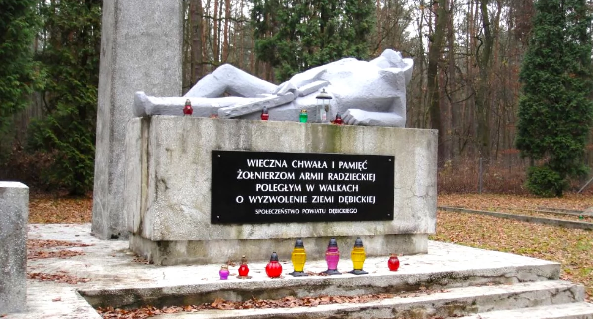 Komunistycznej propagandy na pomniku nie chcą 