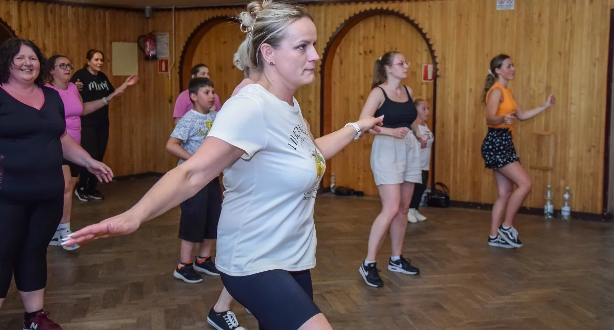 Tańczyły dla siebie i dla Krystianka. Wyjątkowy maraton zumby w Pustyni [ZDJĘCIA]