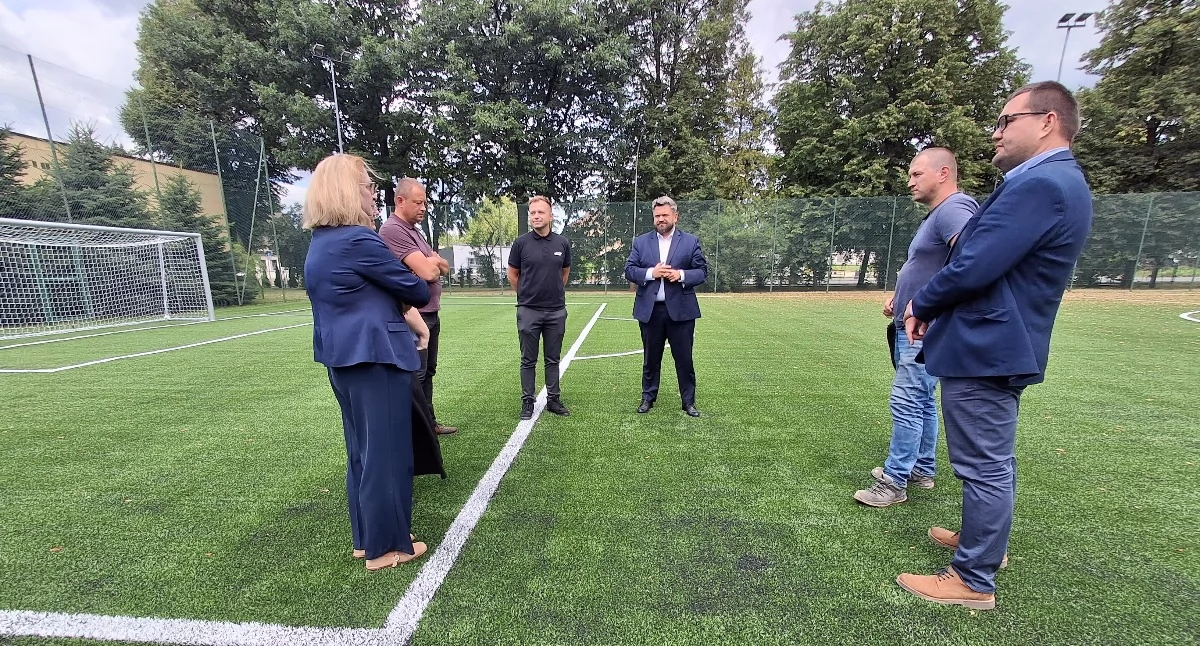 Boisko po poprawkach wreszcie gotowe. Mieszkańcy mogą wracać do gry