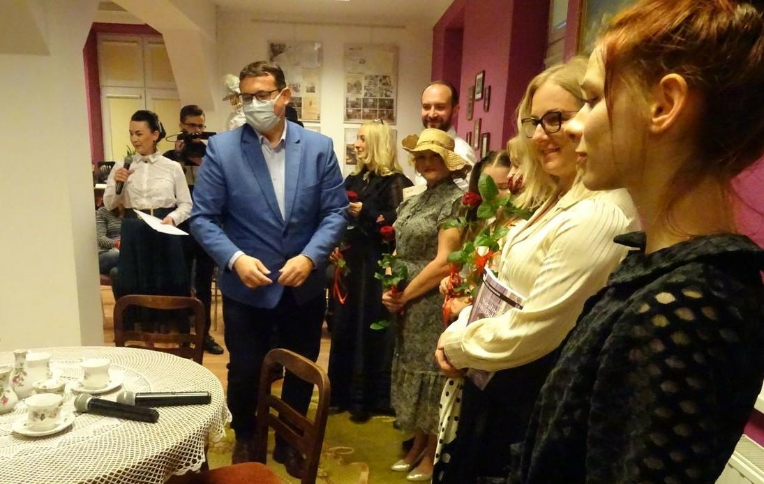 Prezes zagrał Felicjana, a dyrektor Zbyszka - zdjęcia 