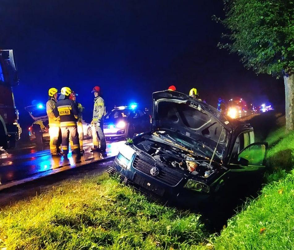 Cztery samochody uszkodzone, sprawca trzeźwieje w policyjnej izbie zatrzymań - zdjęcia