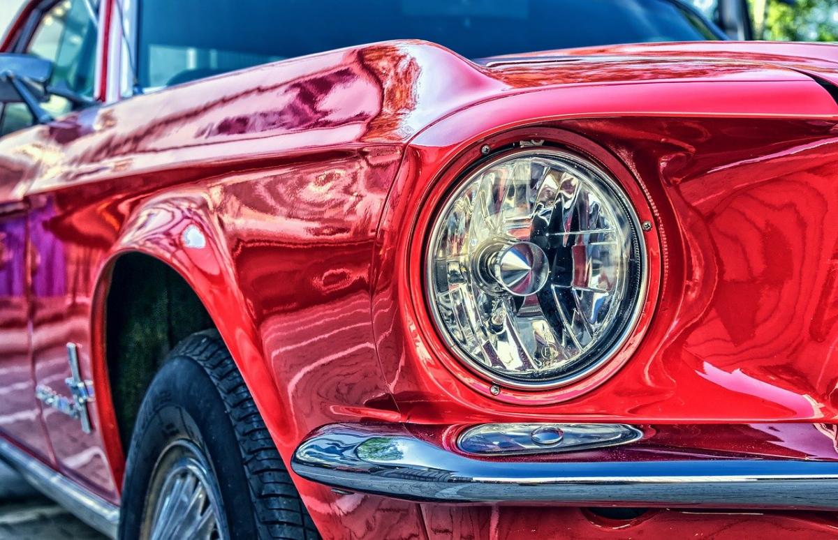 Będą klasyczne amerykańskie wozy, ale także porsche, czy ferrari 