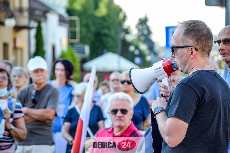 Manifestujący krzyczeli: Wolne media! - zdjęcia + wideo