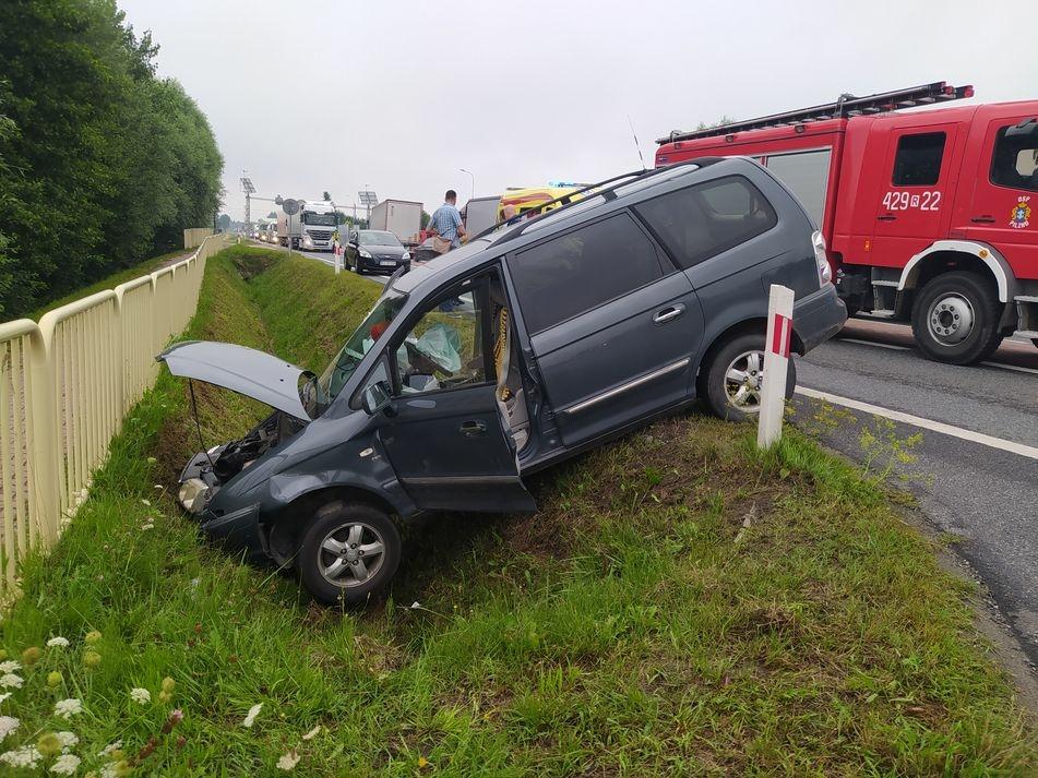 Ruch wahadłowy na drodze krajowej. Jedna osoba w szpitalu - zdjęcia