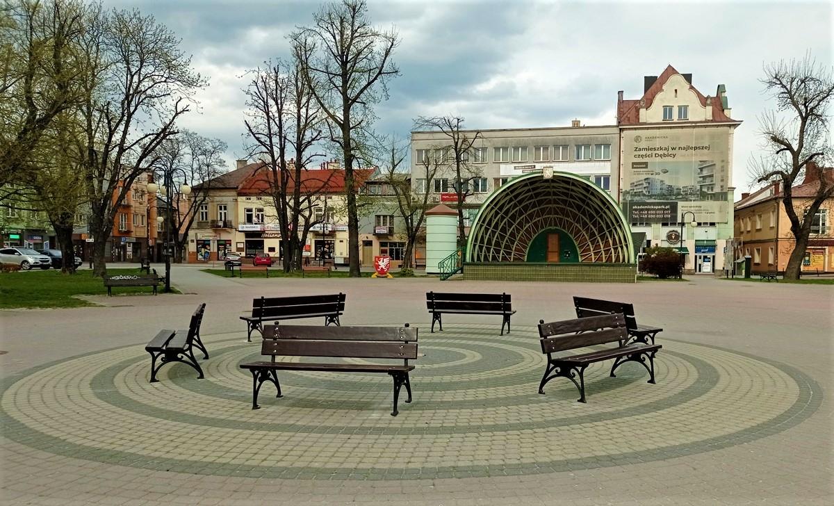 Na przebudowę Rynku i ulic trzeba 30 mln zł, na stadion - 5 mln zł