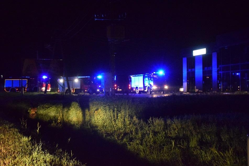 Dostali zgłoszenie, że nad halą unosi się dym