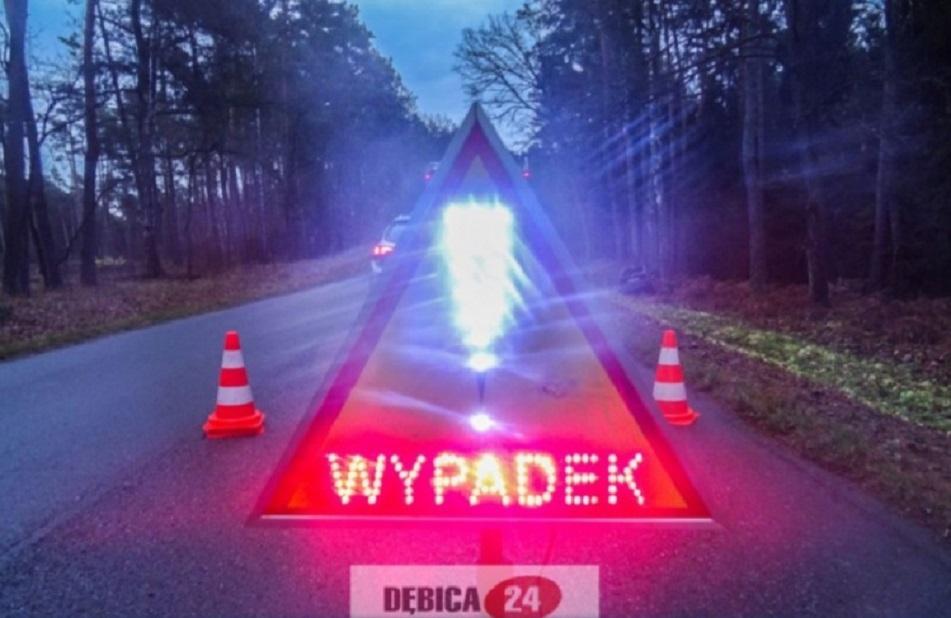 Uderzył w tył roweru. Mężczyzna w szpitalu