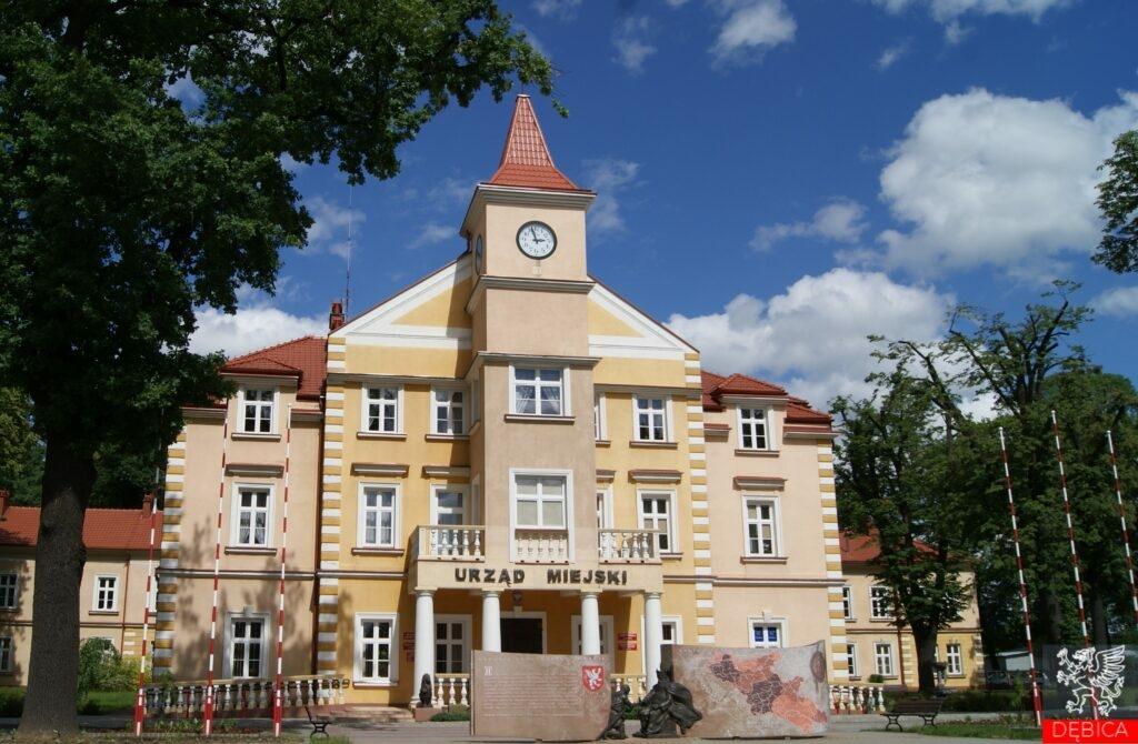 Jest gorąco, więc w urzędzie pracują krócej 