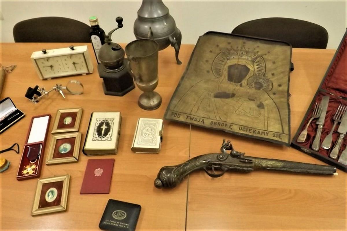 Wcześniej już kradł, ale wpadł gdy włamał się do dworku