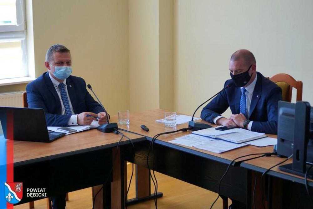 Absolutorium jednogłośnie, przy wotum zaufania trzech się wstrzymało