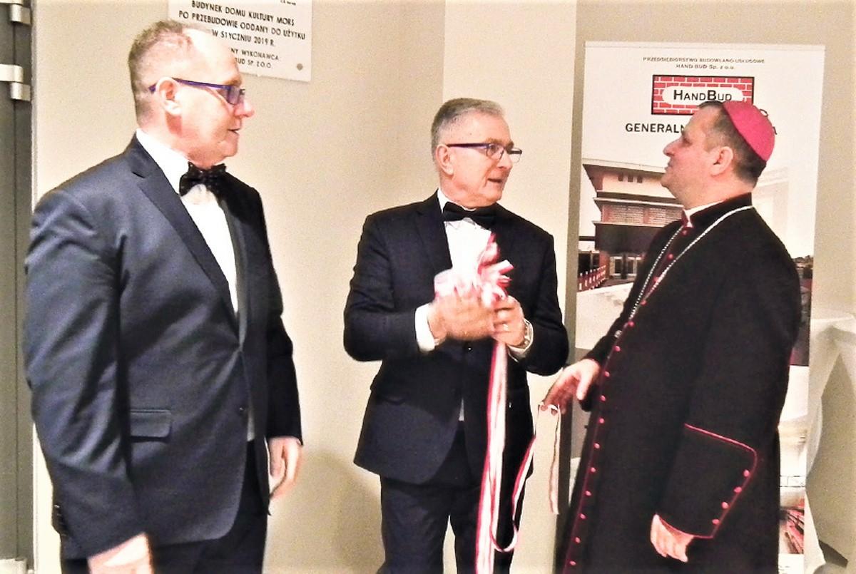 Czekają na niego nieprzeczytane książki i stęsknione wnuki