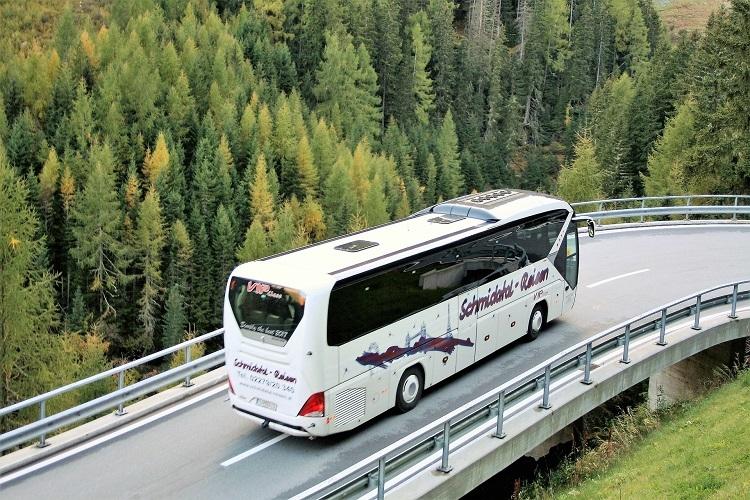 Autobusem z Dębicy w Bieszczady i nad morze. I do lotniska w Modlinie