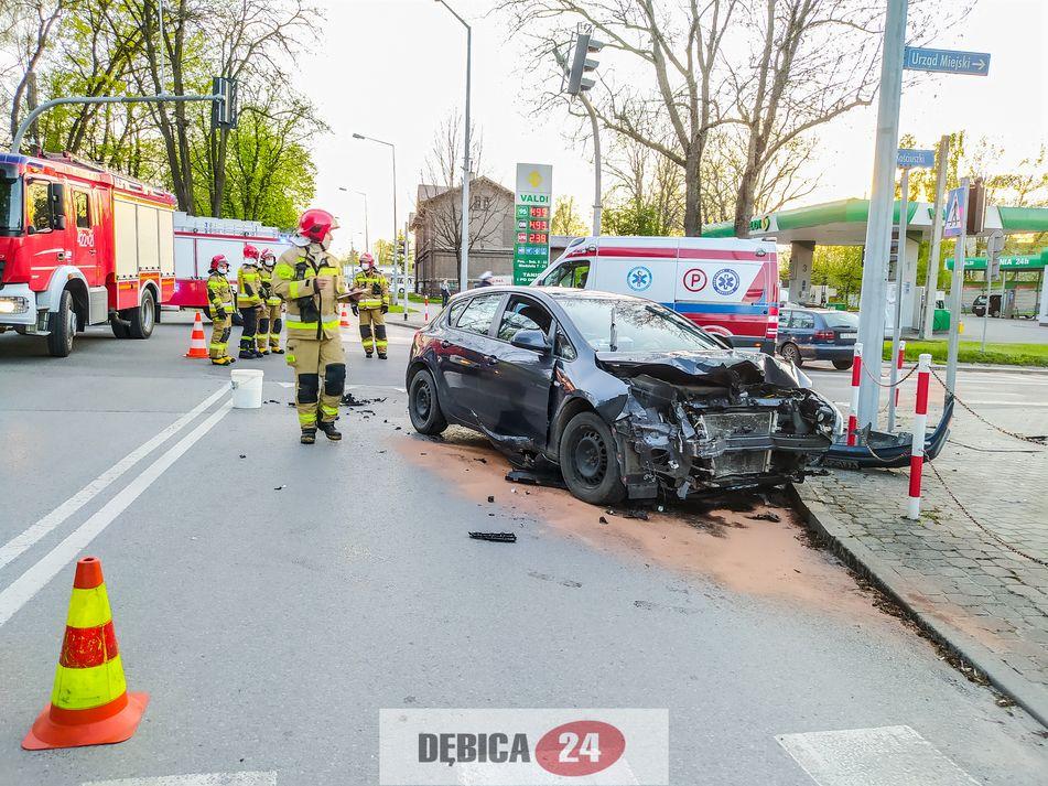 Zderzenie na skrzyżowaniu. Zignorował zakaz - zdjęcia