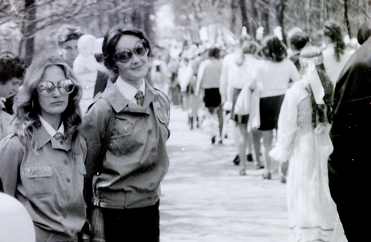 1 maja 1969 r. - takie dziewczyny też szły w pochodzie - zdjęcia