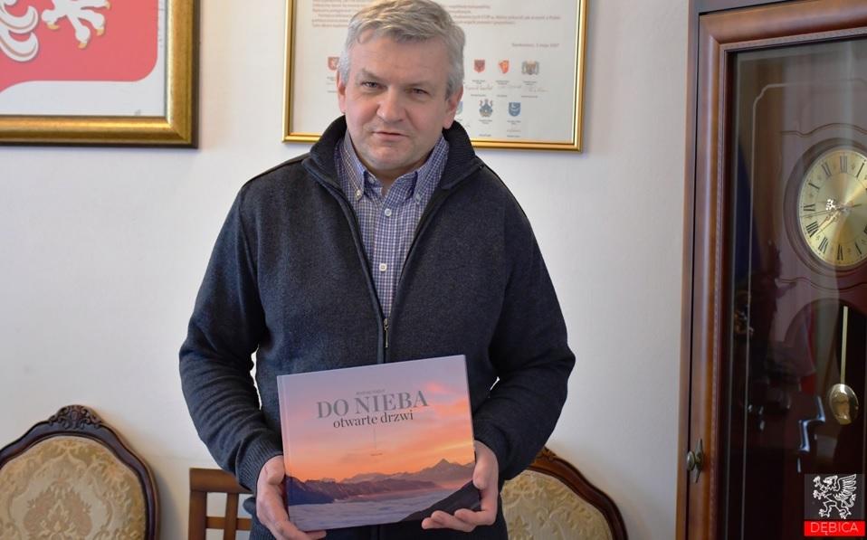 Tomik zdobędziesz u autora