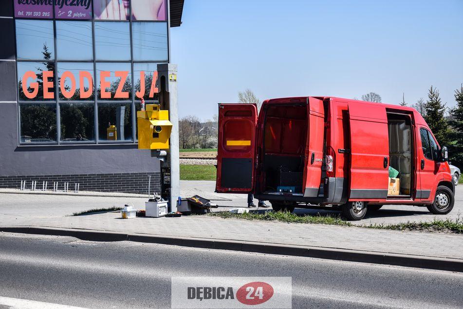 Fotoradar już stoi. Jedni się cieszą, inni nie