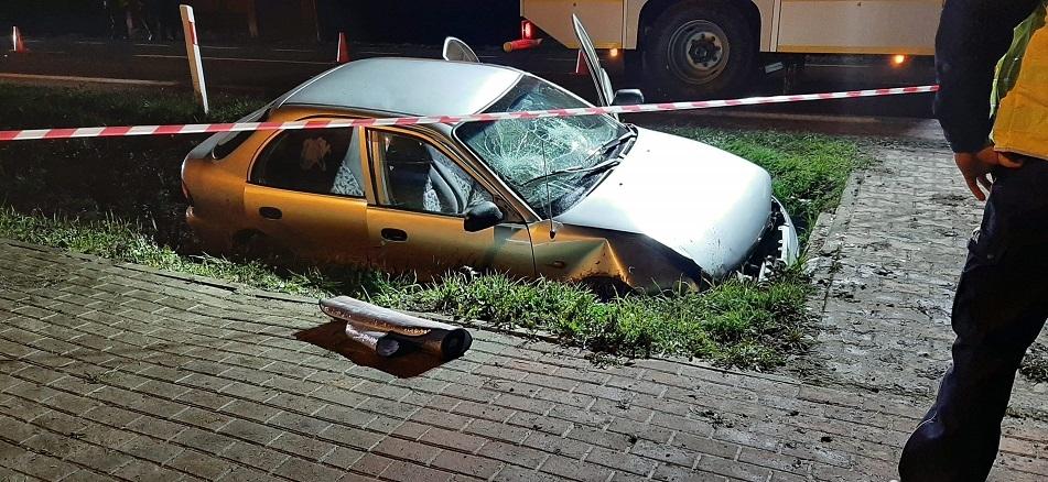 Obaj twierdzą, że kierowali pojazdem - zdjęcia